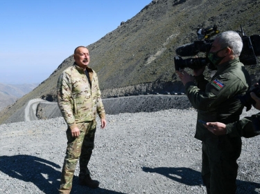 Prezident İlham Əliyev: Erməni əsgəri fəraridir, qorxaqdır