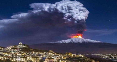 Etna vulkanı yenə püskürdü - VİDEO
