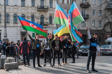 Gənclər Kiyevdə Azərbaycana dəstək aksiyası keçiriblər - FOTO