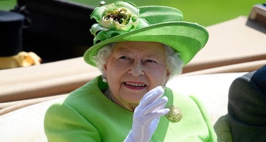 Kraliça 95 yaşında spirtli içkidən imtina etdi