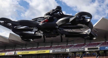 Saatda 100 km sürətlə uçan motosiklet təqdim edildi - VİDEO