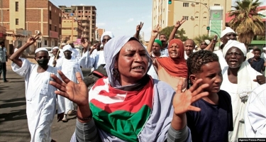 Sudanda insanlar yürüş keçirərək mülki  hakimiyyətin bərpasını tələb edir