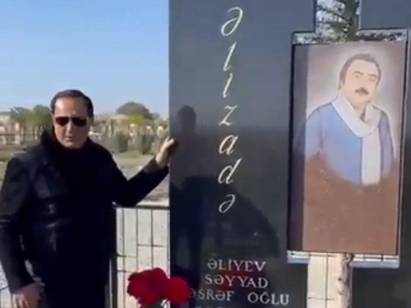 Manaf Ağayev Səyyad Əlizadənin məzarı üstdə: 