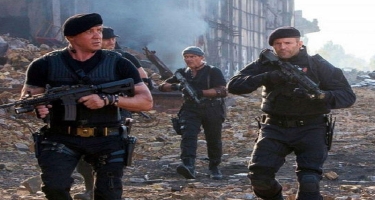 Stallone, Şvartsnegger və Stethemin iştirak etdiyi filmdə üç nəfər yaralandı - VİDEO - FOTO