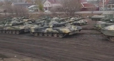 Daha bir neçə yüz tank sərhədə tərəf irəliləyir - Kremlin planları nədir?