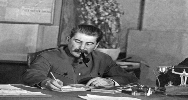 Stalinin varisi onun qalıqlarının eksqumasiyasını istəyir - FOTO