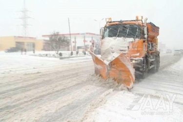 Hava şəraiti ilə bağlı avtomobil yollarının vəziyyəti açıqlandı