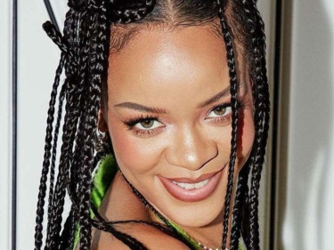 Rihannadan “The Grinch” tərzi