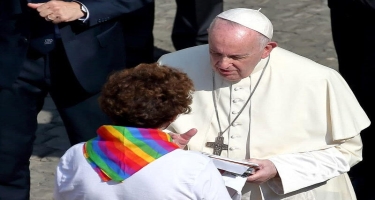 Vatikandan LGBT-yə dəstək - Roma Papası gey uşaqlarla bağlı bəyanat verdi