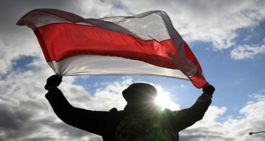 Lukaşenkonun sözlərindən sonra Ukraynada Belarus bayrağı dəyişdirildi