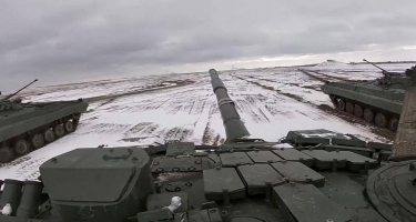 100-ə yaxın zirehli texnikadan ibarət Rusiya kolonu Kiyevə doğru irəliləyir