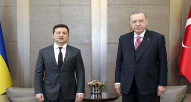 Türkiyə Bosfor və Dardanel boğazlarını Rusiya döyüş gəmiləri üçün bağladı