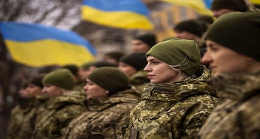 Ukrayna hərbçilərinin maaşı 5650 manata qaldırıldı