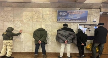 Kiyev metrosunda oyuncaq ayının içərisindən nə çıxdı? - VİDEO - FOTO