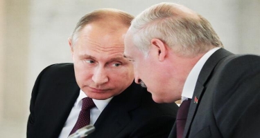 “Onlar dəmir-beton kimi bizə yapışıblar” - Lukaşenko Putinlə danışdı
