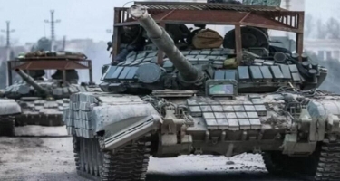 Rusiyanın iri tank kalonuna sarsıdıcı zərbələr: polk komandiri də öldürüldü