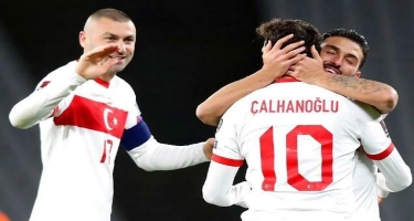Yeni kapitan Çalhanoğlu  oldu