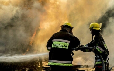 Bakıda 3 otaqlı ev yanıb