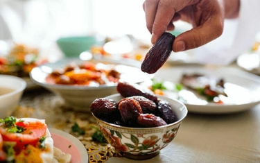 Ramazan ayının ilk gününün duası - İmsak və iftar vaxtı