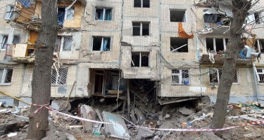 Xarkovda yaşayış binası raketlə vuruldu - VİDEO - FOTO