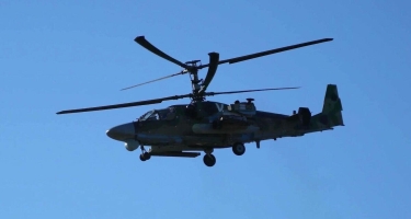 Rusiyanın Ka-52 təyyarələri Ukrayna qoşunlarının texnika karvanını məhv edib - VİDEO