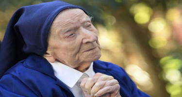 118 yaşlı rahibə dünyanın ən yaşlı insanı oldu