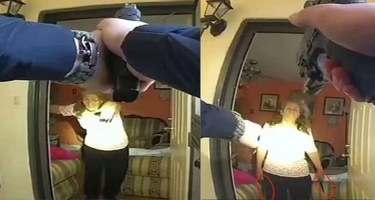 Amerikalı polis demensiya xəstəsi olan 75 yaşlı qadını evinin qapısında güllələdi - VİDEO - FOTO