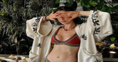 “Bikini sezonu” açılır - Məşhur aktrisa ilklərdən oldu - FOTOlar