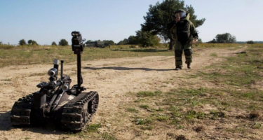 Britaniya şirkəti Ukraynaya 10 ədəd istehkamçı robot verəcək