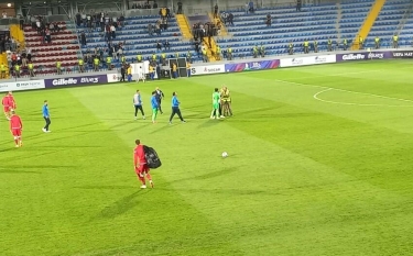 Azarkeş Şahruddina yaxınlaşdı, dərhal saxlanıldı