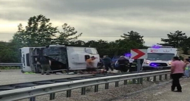 Antalyada turistləri daşıyan avtobus aşıb: 1 nəfər ölüb, 22 nəfər yaralanıb - FOTO