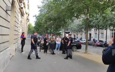 Ermənilər Parisdə Azərbaycan Mədəniyyət Mərkəzinə hücum etdi - FOTO