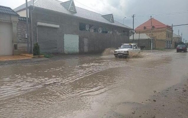 Güclü yağış Gəncədə problemlər yaratdı - FOTO