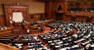 Yaponiyanın hakim partiyası parlamentdəki yerlərin yarısından çoxunu əldə edib