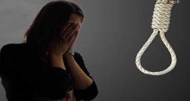 Goranboyda müəmmalı intihar: İki uşaq anası özünü asdı
