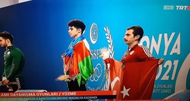 İslamiada: Azərbaycan üzgüçülükdə ilk qızıl medalını qazanıb