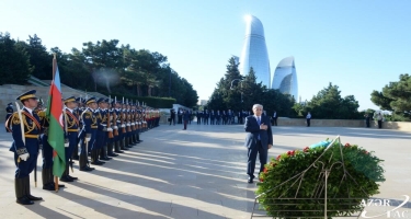 Qazaxıstan Prezidenti Şəhidlər xiyabanını ziyarət etdi - FOTO