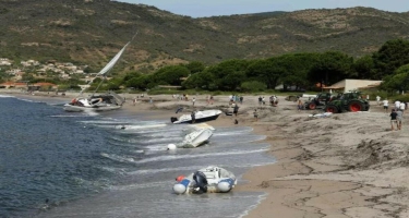 Korsikada fırtına 90 gəmini vurdu