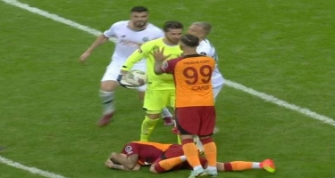 İstanbuldakı ilk oyununda “Qarabağ”ın keçmiş qapıçısı ilə dalaşdı - VİDEO