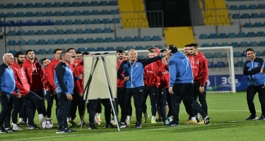 İki futbolçu Qazaxıstanla oyundan əvvəl millimizdən kənarlaşdırıldı