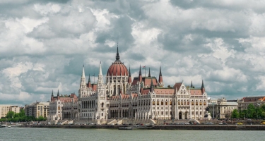 Macarıstan Rusiya vətəndaşlarına viza verməyə davam edir