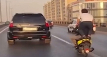 Bakıda “Moped“ təhlükəli vəziyyət yaratdı: Polis bu sürücünü axtarır - VİDEO