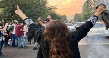 İranda gənclərlə hüquq-mühafizə orqanları arasında silahlı insident baş verdi - VİDEO