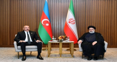 İlham Əliyev Astanada İran Prezidenti Seyid İbrahim Rəisi ilə görüşüb - FOTO