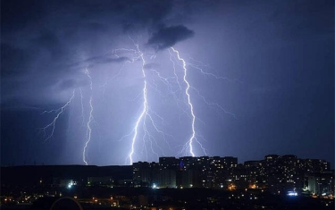 Bakı dünən gecə... - FOTO