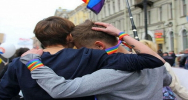 Rusiyada LGBT təbliğatı qadağası rəsmiləşdirilir