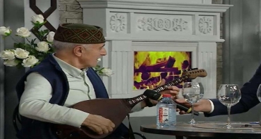 Alim Qasımovdan saz ifası - VİDEO