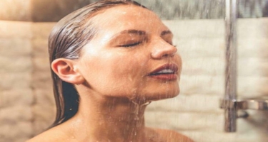 Soyuq duş qəbulunun 10 faydası
