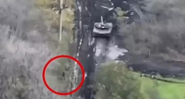Ukraynalı əsgərin Rusiya tankını təkbaşına məhv etdiyi GÖRÜNTÜLƏR gündəm oldu - ANBAAN VİDEO - FOTO