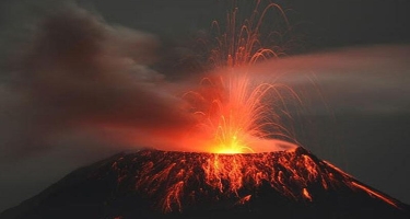40 il yatan Mauna Loa vulkanı oyandı - VİDEO